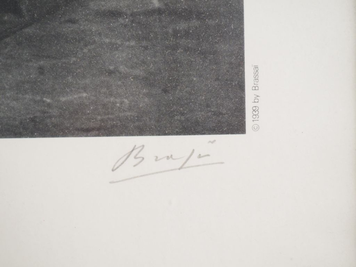 BRASSAÏ (1899-1984) Affiche " Picasso au poêle, rue des Grands Augusti