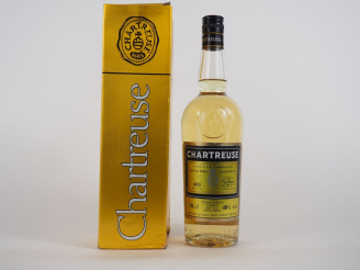 Vente aux enchères 1 BOUTEILLE CHARTREUSE JAUNE PERIODE 1982-1992 - ETA - ÉTUI ACCIDENTÉ