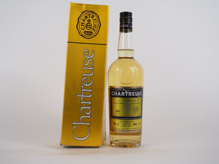 1 BOUTEILLE CHARTREUSE JAUNE PERIODE 1982-1992 - ELA - FOND ÉTUI ACCID
