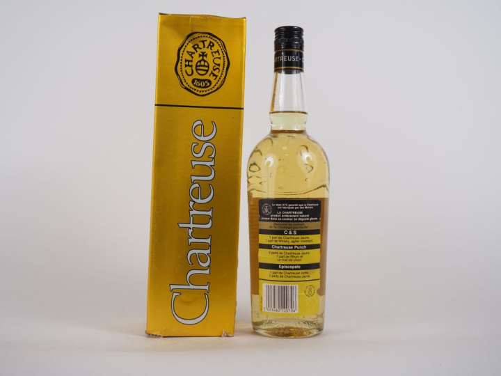 1 BOUTEILLE CHARTREUSE JAUNE PERIODE 1982-1992 - ELA - FOND ÉTUI ACCID