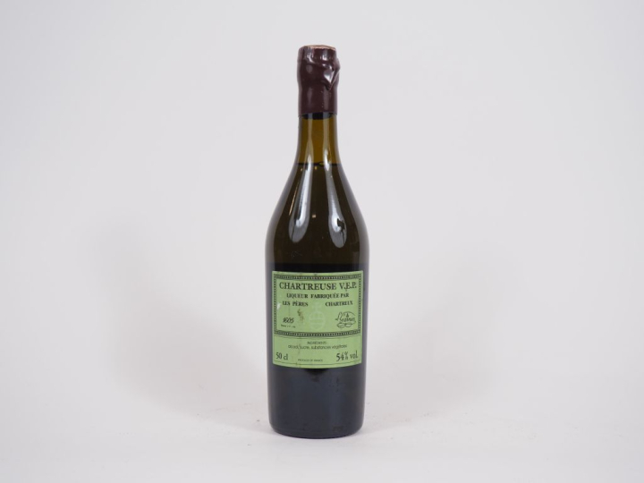 1 BOUTEILLE (50 CL) CHARTREUSE VEP - 2004 - CAPSULE CIRE ABIMÉE