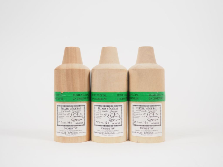 3 PETITES BOUTEILLES (10 CL) ELIXIR VÉGÉTAL DE LA GRANDE CHARTREUSE DI