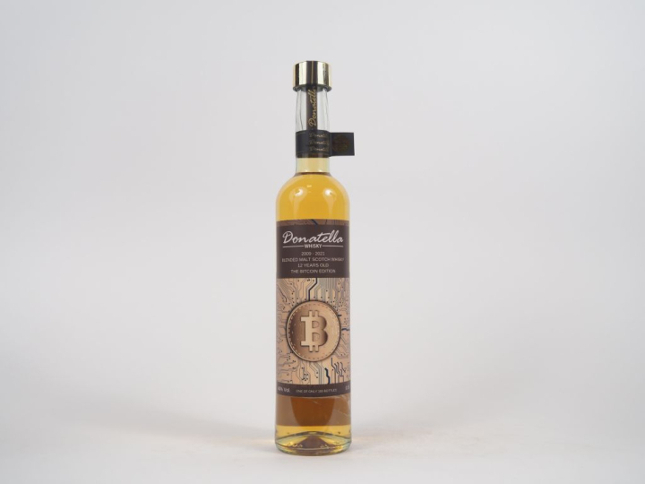 DONATELLA 12 YEARS EDITION BITCOIN BOTTLE N°23/100 50 cl - 40 %