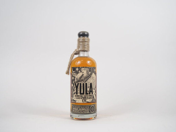 YULA (3 BOUTEILLES) : 
20 YEARS 70 cl - 52.6 % 
21 YEARS 70 cl - 52.3 