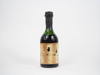 Vente aux enchères 1 BOUTEILLE (70 CL) RHUM AGRICOLE "LA FAVORITE" CUVÉE SPÉCIALE DE LA F