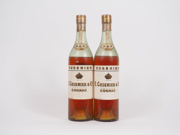 2 VIEILLES BOUTEILLES COGNAC CUSENIER DOMAINE DE LA COURONNE - NIVEAU 