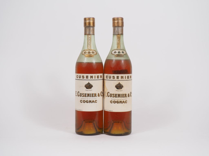 2 VIEILLES BOUTEILLES COGNAC CUSENIER DOMAINE DE LA COURONNE - NIVEAU 