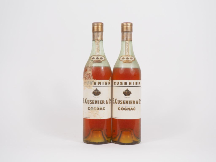 2 VIEILLES BOUTEILLES COGNAC CUSENIER DOMAINE DE LA COURONNE - NIVEAU 