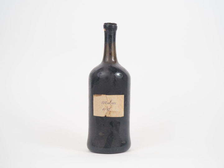1 TRÈS VIEILLE BOUTEILLE MALAGA - 1915 - ETIQUETTE MANUSCRITE/CAPS ABS