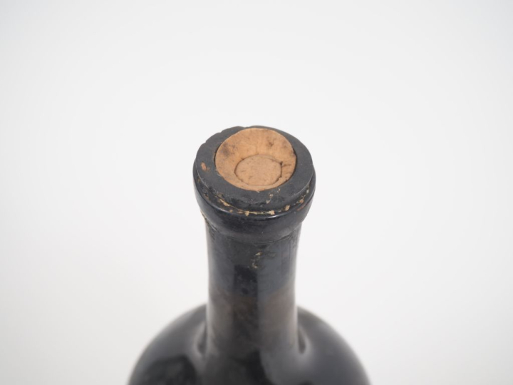 1 TRÈS VIEILLE BOUTEILLE MALAGA - 1915 - ETIQUETTE MANUSCRITE/CAPS ABS