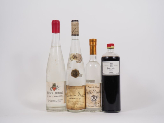 Vente aux enchères 4 BOUTEILLES : 1 KIRSCH NATUREL DE LA CALOUATTE RAPENNE/1 FRAMBOISE SA