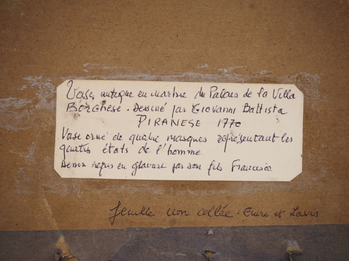 Ecole italienne XIXème. "Vase à l'antique". Dessin au lavis Dim. (à vu