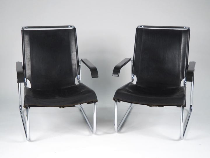 Marcel BREUER. Edition Thonet.  Paire de chaises longues B 35 en métal