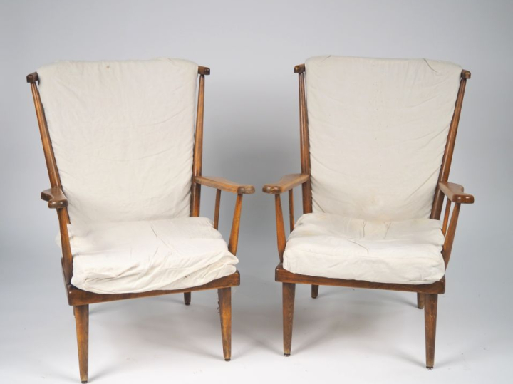 BAUMANN.  Paire de fauteuils "éventail"