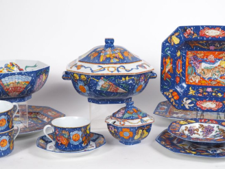 Vente aux enchères HERMES.  Service de table en porcelaine, modèle "Marqueterie de pierre
