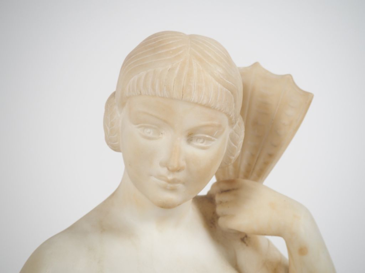 Ecole française Art Déco.  "jeune garçonne dénudée se pavanant" Sculpt