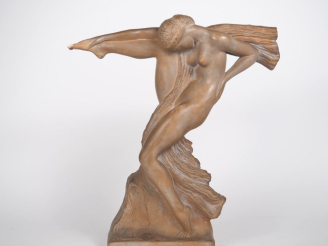 Vente aux enchères A. GENNARELLI.  "danseuse"  Sculpture en terre cuite  Signée  (restaur