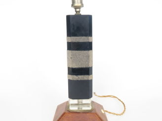 Vente aux enchères Pied de lampe de style Art Déco en verre translucide fumé et sablé , s