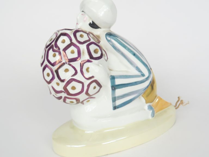Veilleuse Art Déco en porcelaine polychrome de Limoges, figurant "une 