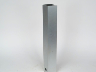 Vente aux enchères B. MUNARI.  Cendrier rectangulaire en métal chromé. H. 56 cm