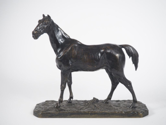 Vente aux enchères Pierre Jules MENE.  "la jument Redinha".  Sculpture en bronze à patine