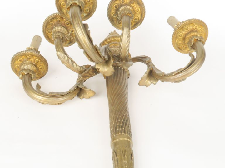 Grande applique de style Louis XVI en bronze éclairant à 5 bras de lum