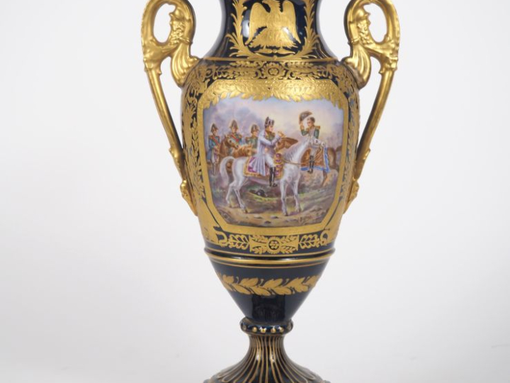 Vase 1900 de style Empire en porcelaine de Paris dans le goût de Sèvre