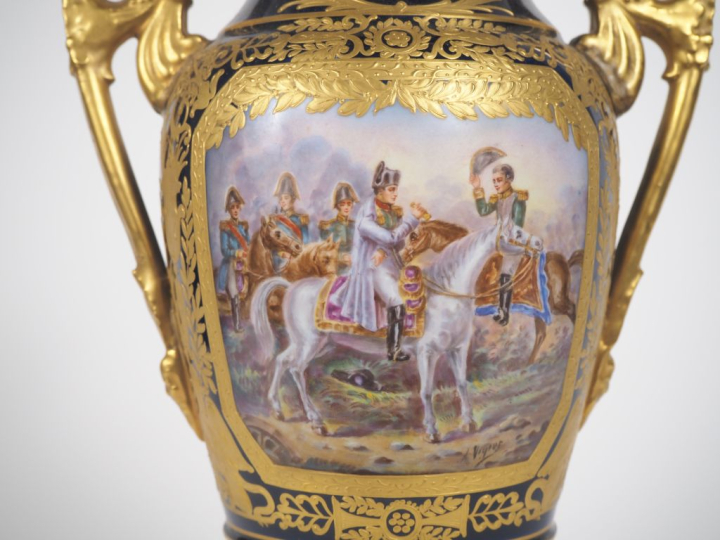 Vase 1900 de style Empire en porcelaine de Paris dans le goût de Sèvre