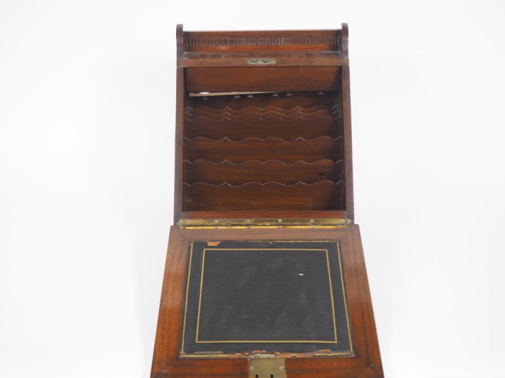 Ecritoire porte courrier calendrier, travail anglais vers 1900 en acaj