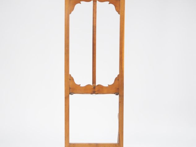 Chevalet XIXème en chêne clair sculpté, à décor de hibou flanqué de de