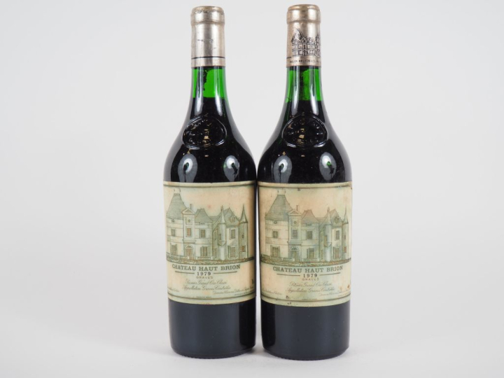 2 BOUTEILLES CHÂTEAU HAUT BRION 1er GCC GRAVES - 1979 - ETLF