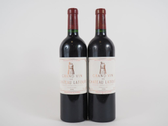 Vente aux enchères 2 BOUTEILLES CHÂTEAU LATOUR 1er GCC PAUILLAC - 1998