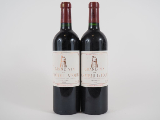 Vente aux enchères 2 BOUTEILLES CHÂTEAU LATOUR 1er GCC PAUILLAC - 1998