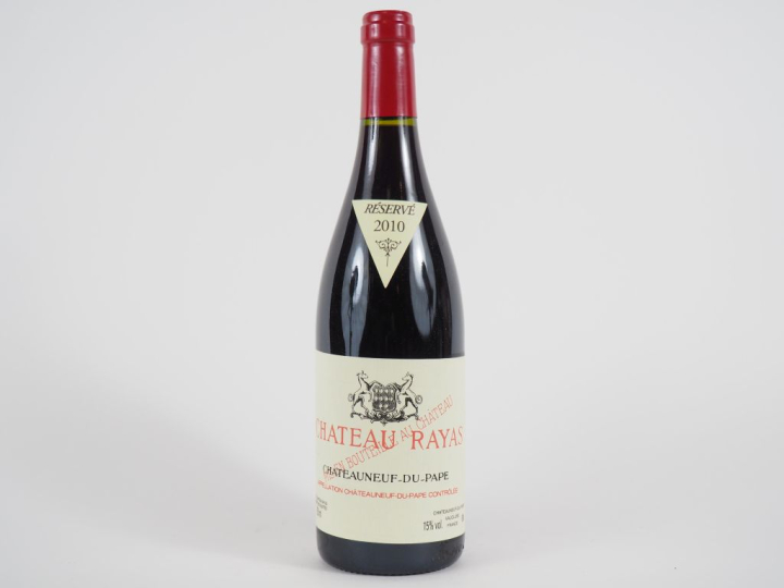 1 BOUTEILLE CHÂTEAU RAYAS CHÂTEAUNEUF DU PAPE - 2010 - ET LÉGER PLISSÉ