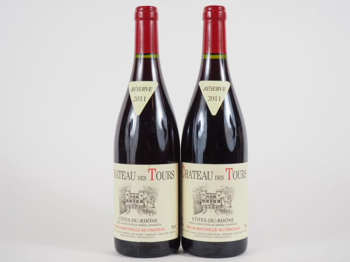 2 BOUTEILLES CHÂTEAU DES TOURS 'RÉSERVE' EMMANUEL REYNAUD - 2011