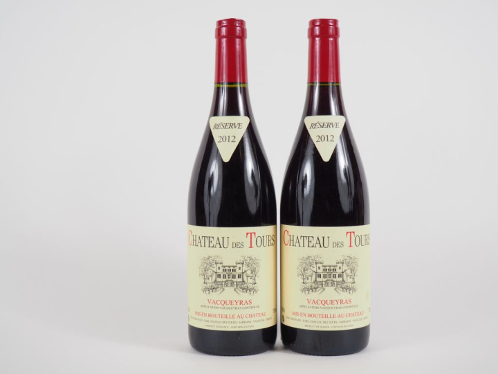 2 BOUTEILLES CHÂTEAU DES TOURS 'RÉSERVE' VACQUEYRAS EMMANUEL REYNAUD -