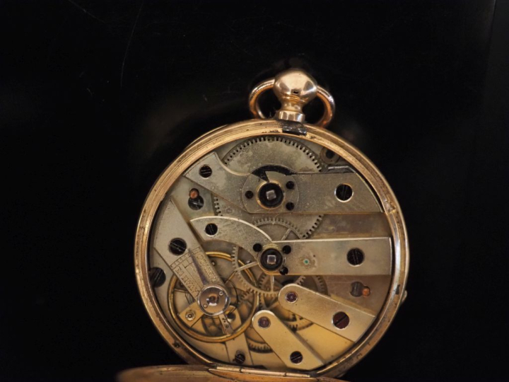 Montre de col Napoléon III en or jaune 750.  Cadran à chiffres romains