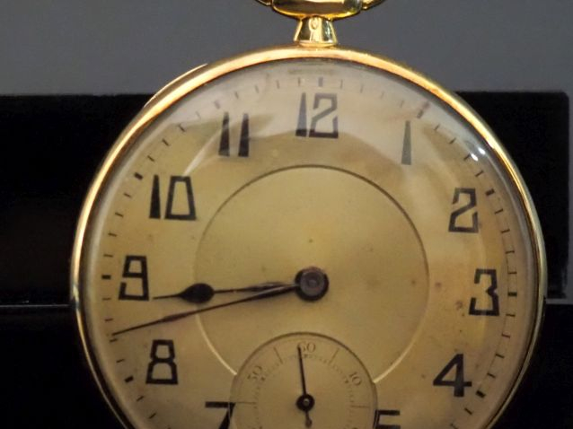 Montre de gousset de style Art déco en or jaune 750.  Cadran à chiffre