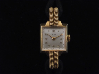 Vente aux enchères LIP Montre bracelet de dame de style 1940 en plaqué or.  Cadran carré 