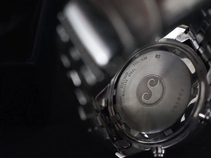 SEIKO, Chronograph Ref. 7T32-7E60 Montre bracelet en acier.  Cadran ro