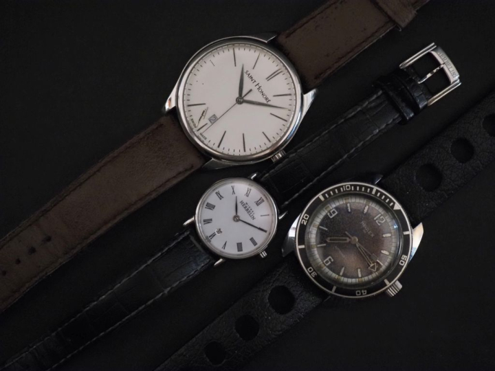 Ensemble comprenant :  - une montre bracelet de dame en acier de marqu