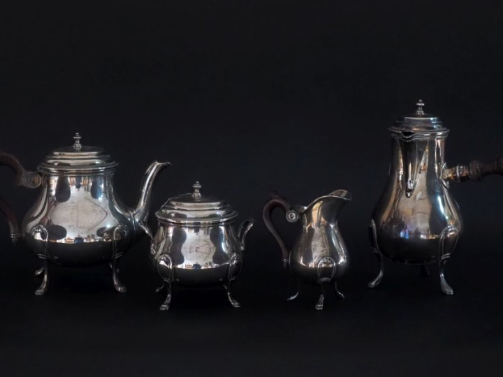 Service à thé et à café quatre pièces de style Louis XV en argent 925,