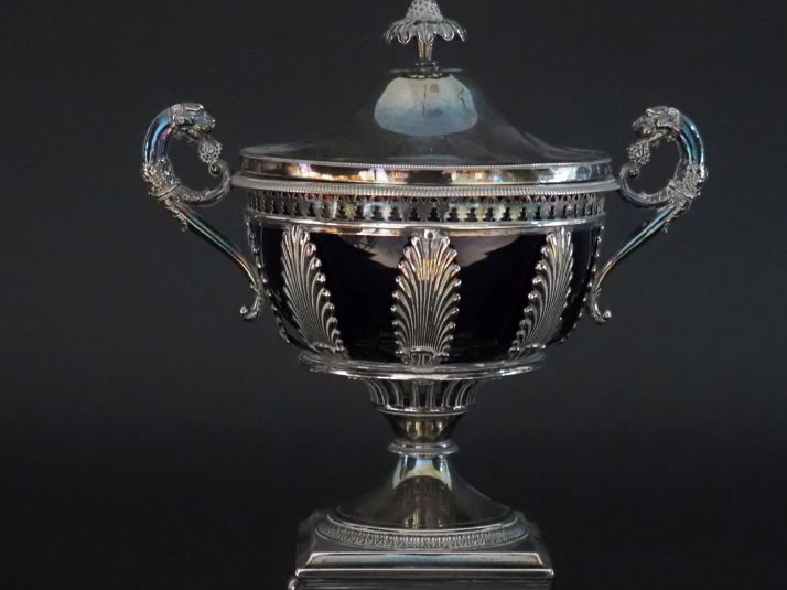 Drageoir de style Empire en argent 925, poinçon Minerve, à décor ajour