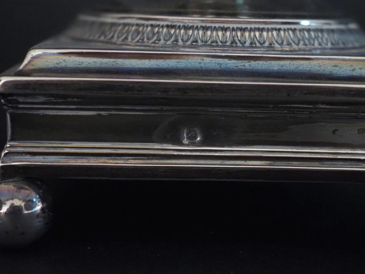 Drageoir de style Empire en argent 925, poinçon Minerve, à décor ajour