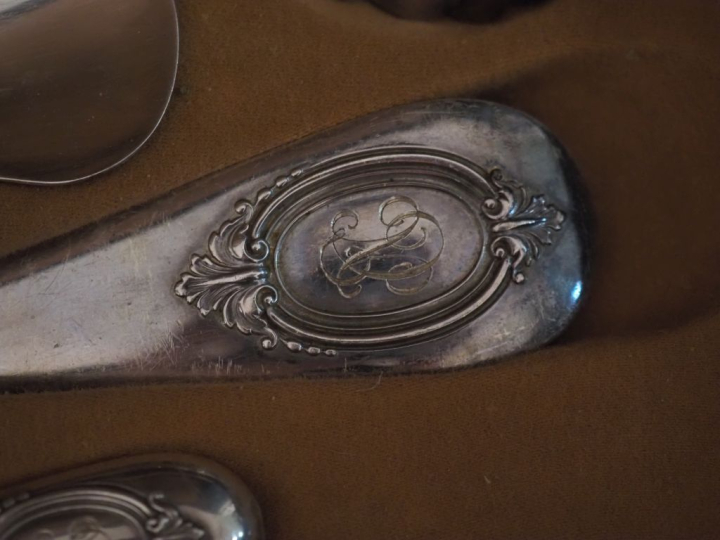 Partie de ménagère de style Louis XVI en argent 925, poinçon Minerve, 