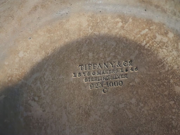 TIFFANY   Co Importante coupe creuse en argent 925, poinçon cygne.  Ra