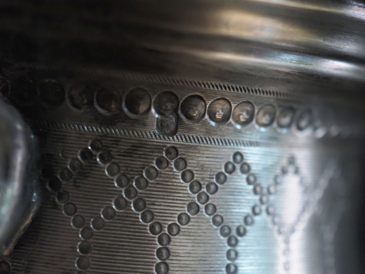 Théière de style Louis XVI en argent 925, poinçon Minerve, à décor géo