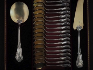 Vente aux enchères Nécessaire à glace de style rocaille en argent et argent doré 925, poi