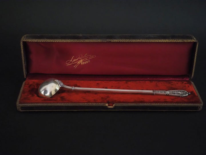 Louche à punch en argent et vermeil 925, poinçon Minerve.  La spatule,