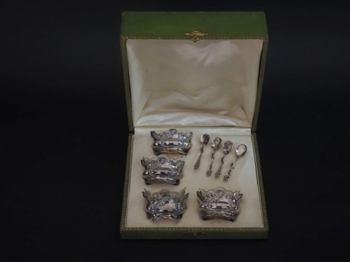 Suite de quatre salerons de style Art Nouveau en argent 925, poinçon M